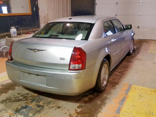 2C3KA53G86H446398 - 2006 CHRYSLER 300 TOURIN GRAY photo 4