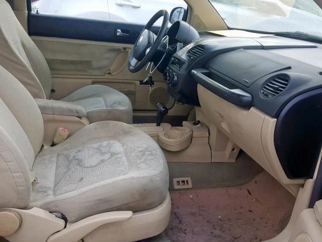 3VWCD31C84M413828 - 2004 VOLKSWAGEN NEW BEETLE შავი ფოტო 5