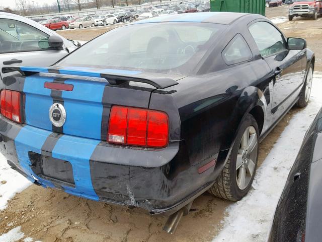 1ZVFT82H065159693 - 2006 FORD MUSTANG GT BLACK photo 4