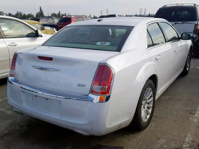 2C3CCAAG7CH313198 - 2012 CHRYSLER 300 WHITE photo 4