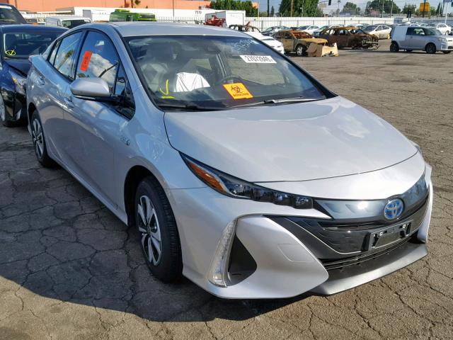 JTDKARFP5J3102537 - 2018 TOYOTA PRIUS PRIM SILVER photo 1