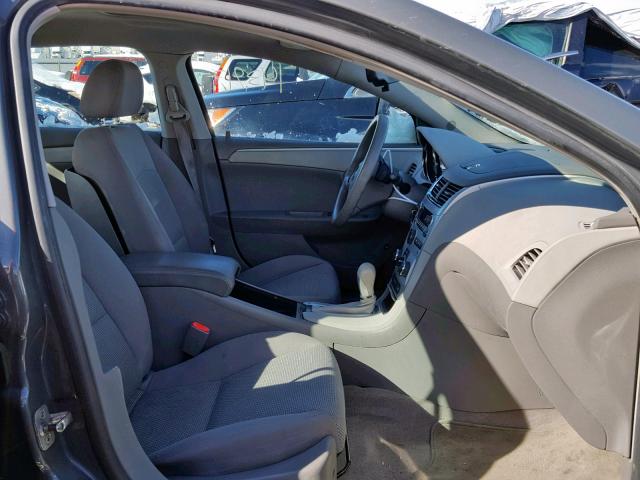 1G1ZH57B59F184696 - 2009 CHEVROLET MALIBU 1LT GRAY photo 5