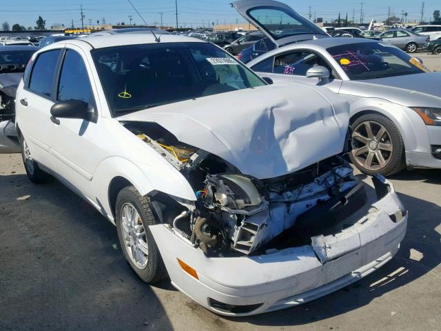 1FAHP37NX7W145156 - 2007 FORD FOCUS ZX5 WHITE photo 1