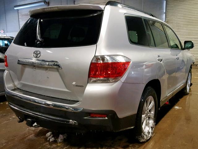 5TDBK3EH9DS271855 - 2013 TOYOTA HIGHLANDER SILVER photo 4