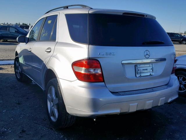 4JGBB86E86A077590 - 2006 MERCEDES-BENZ ML 350 SILVER photo 3