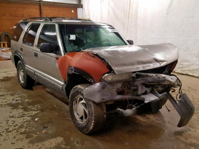 1GNDT13W31K257794 - 2001 CHEVROLET BLAZER SILVER photo 1