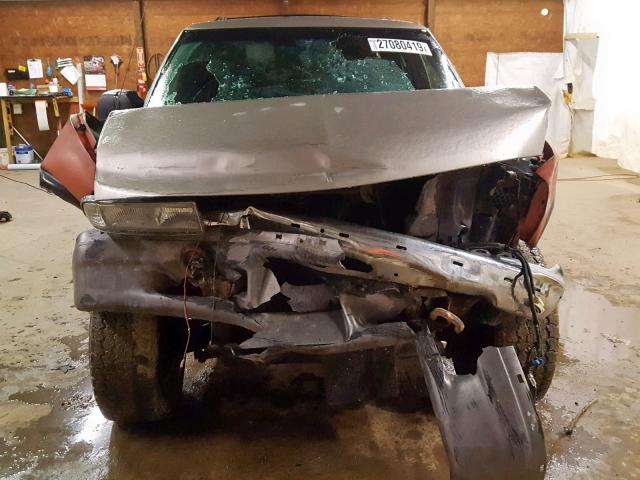 1GNDT13W31K257794 - 2001 CHEVROLET BLAZER SILVER photo 9