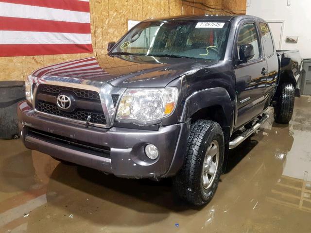 5TFUU4EN8BX020704 - 2011 TOYOTA TACOMA ACC GRAY photo 2