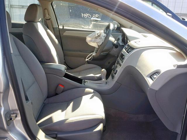 1G1ZH57B494146100 - 2009 CHEVROLET MALIBU 1LT SILVER photo 5