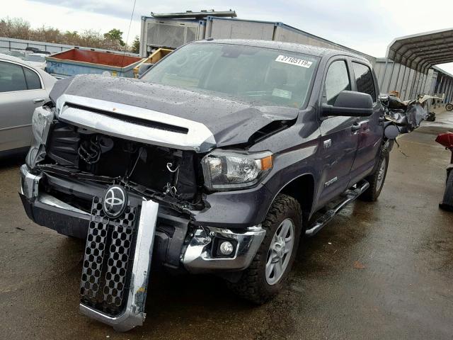 5TFDY5F17JX771488 - 2018 TOYOTA TUNDRA CRE CHARCOAL photo 2