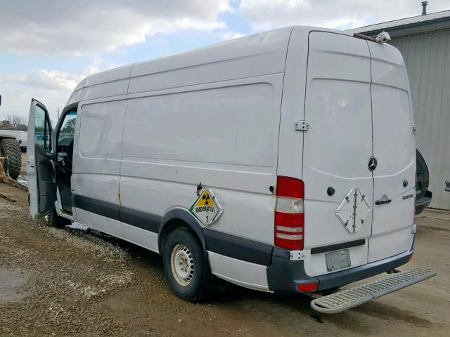 WD3PE8CB4C5682412 - 2012 MERCEDES-BENZ SPRINTER 2 WHITE photo 3