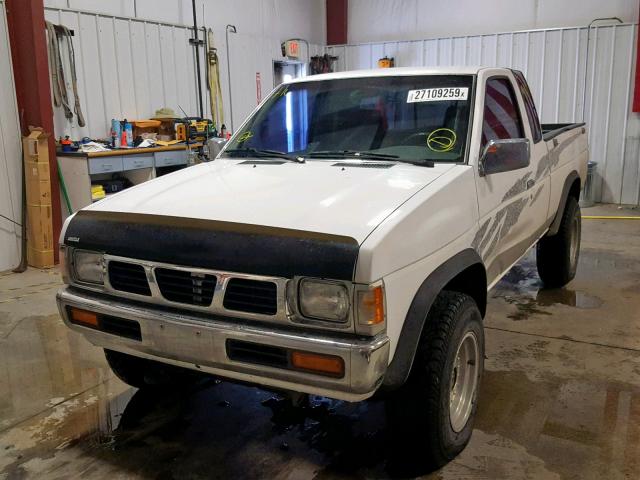 1N6SD16YXSC331988 - 1995 NISSAN TRUCK KING WHITE photo 2