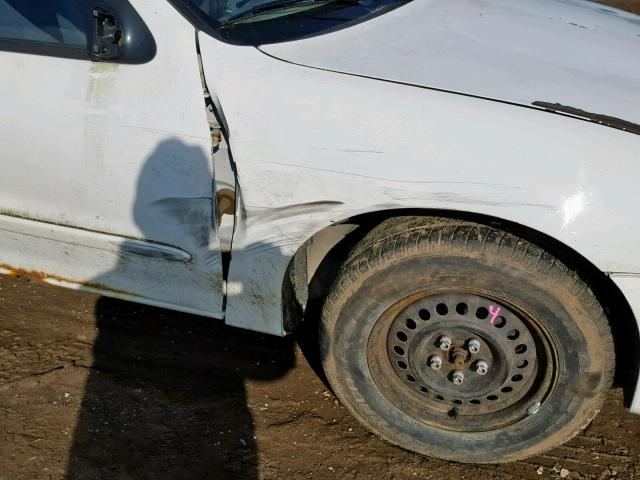 1G1JC524027294916 - 2002 CHEVROLET CAVALIER B WHITE photo 9