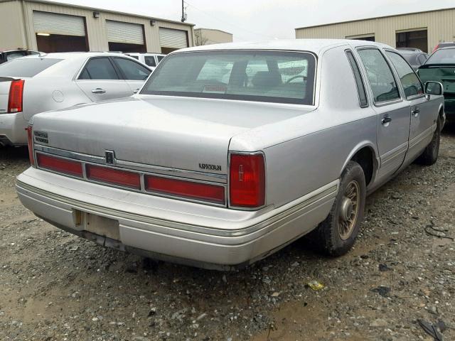 1LNLM81W3TY689195 - 1996 LINCOLN TOWN CAR E SILVER photo 4