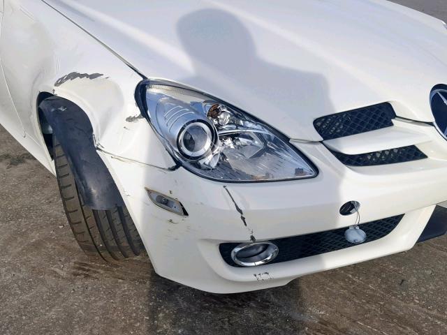 WDBWK54FX9F202367 - 2009 MERCEDES-BENZ SLK 300 WHITE photo 9