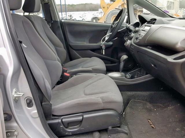 JHMGE8H3XBS003037 - 2011 HONDA FIT SILVER photo 5