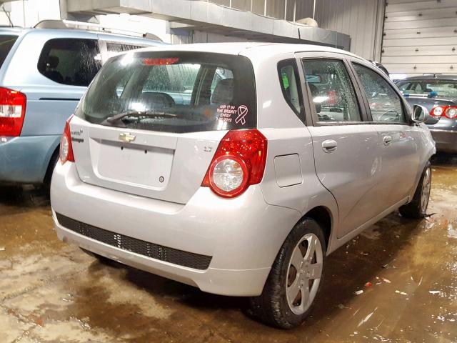 KL1TD66E19B652383 - 2009 CHEVROLET AVEO LS SILVER photo 4