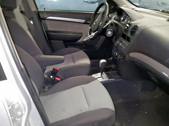 KL1TD66E19B652383 - 2009 CHEVROLET AVEO LS SILVER photo 5