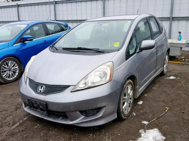 JHMGE8H41AC001999 - 2010 HONDA FIT SPORT SILVER photo 2