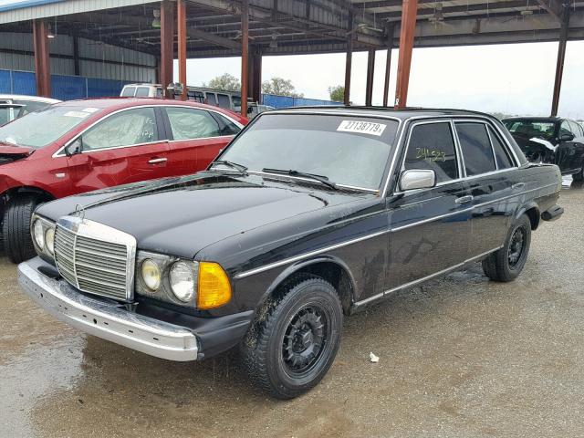 WDBAB33A3DB029554 - 1983 MERCEDES-BENZ 300 DT BLACK photo 2