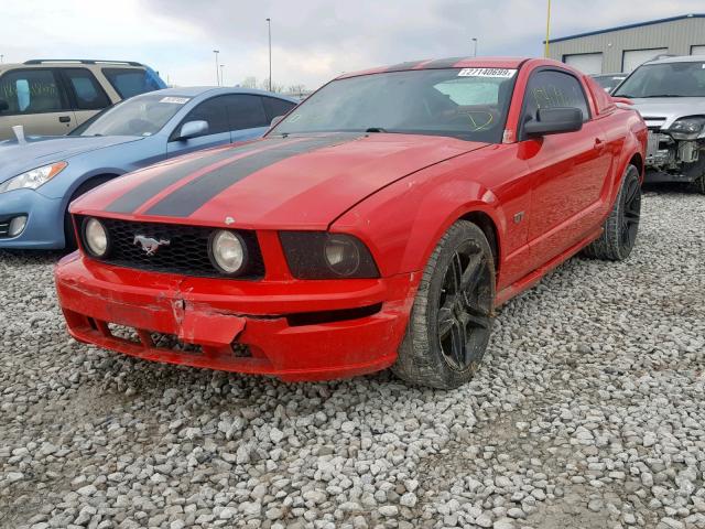 1ZVHT82H355227993 - 2005 FORD MUSTANG GT RED photo 2