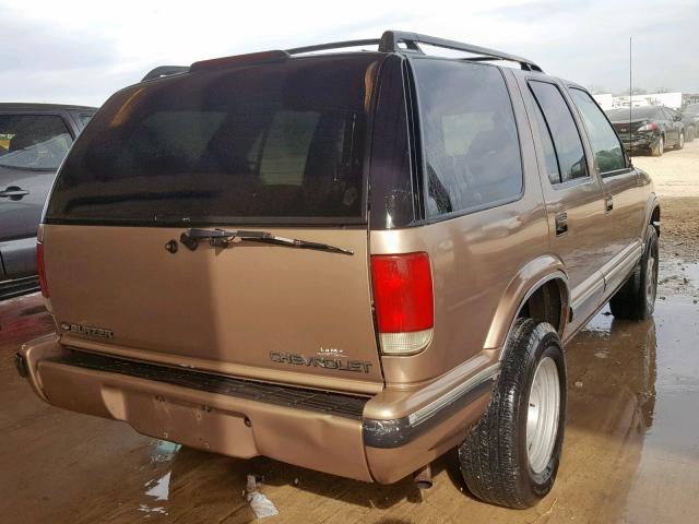 1GNDT13W6V2115915 - 1997 CHEVROLET BLAZER TAN photo 4