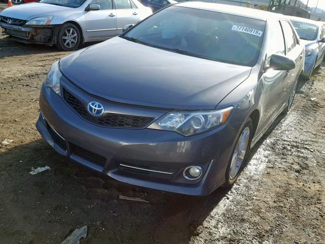 4T1BD1FK1EU138685 - 2014 TOYOTA CAMRY HYBR GRAY photo 2