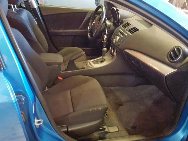 JM1BL1L54B1388697 - 2011 MAZDA 3 S BLUE photo 5