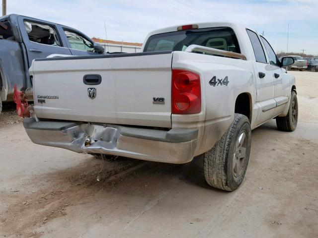 1D7HW58JX6S558937 - 2006 DODGE DAKOTA QUA WHITE photo 4