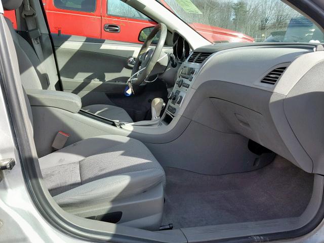 1G1ZB5E13BF256139 - 2011 CHEVROLET MALIBU LS Gümüş foto 5