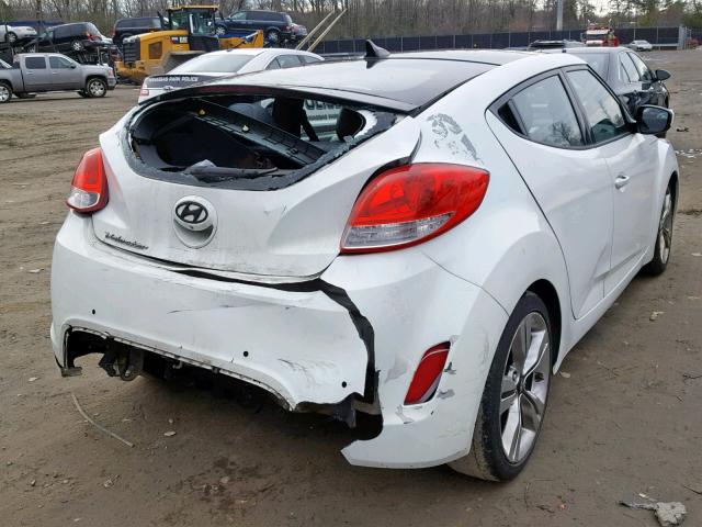 KMHTC6AD8CU023351 - 2012 HYUNDAI VELOSTER B WHITE photo 4