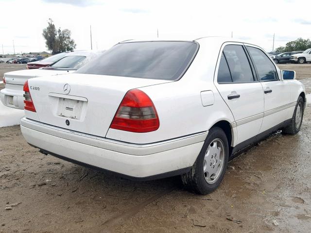 WDBHA28E0TF352135 - 1996 MERCEDES-BENZ C 280 WHITE photo 4