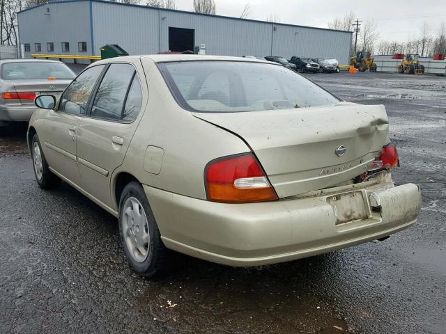 1N4DL01DXWC103885 - 1998 NISSAN ALTIMA XE GREEN photo 3