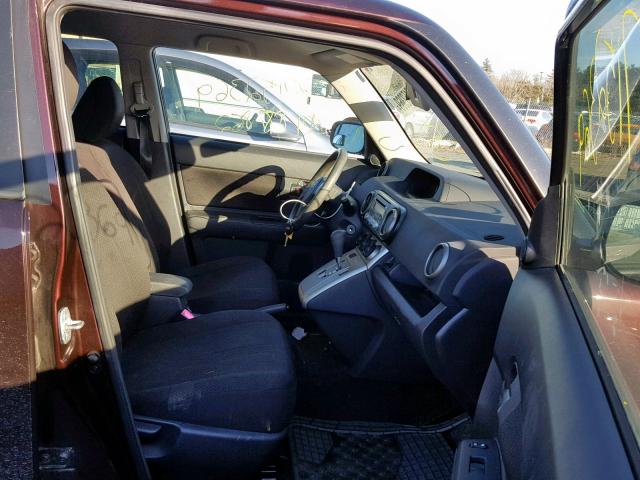 JTLKE50EX81008295 - 2008 TOYOTA SCION XB BROWN photo 5
