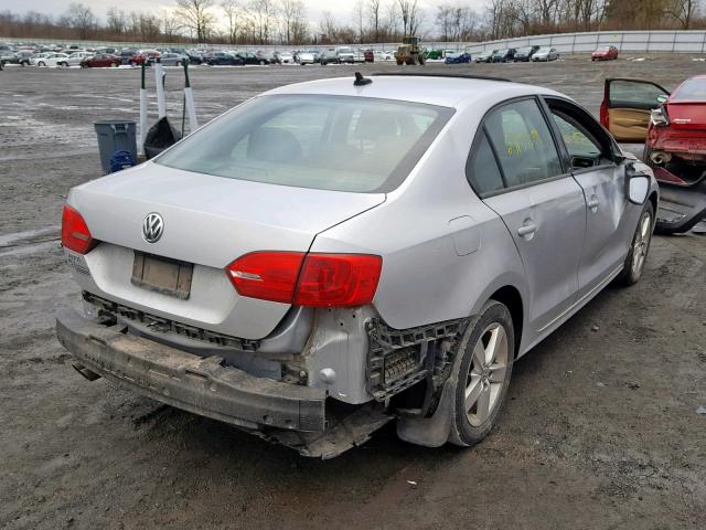 3VW3L7AJ7BM081418 - 2011 VOLKSWAGEN JETTA TDI SILVER photo 4