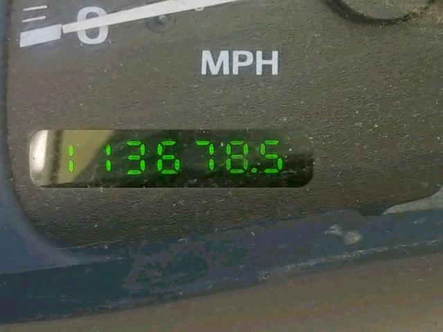 5LMFU28AXYLJ17594 - 2000 LINCOLN NAVIGATOR Qırmızı foto 8