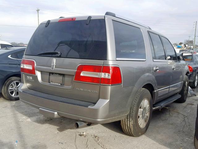 5LMFU28579LJ00708 - 2009 LINCOLN NAVIGATOR SILVER photo 4