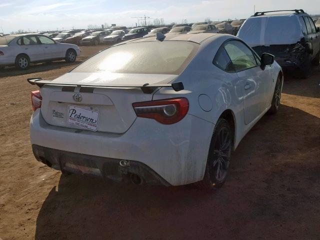 JF1ZNAA14H8708356 - 2017 TOYOTA 86 BASE WHITE photo 4