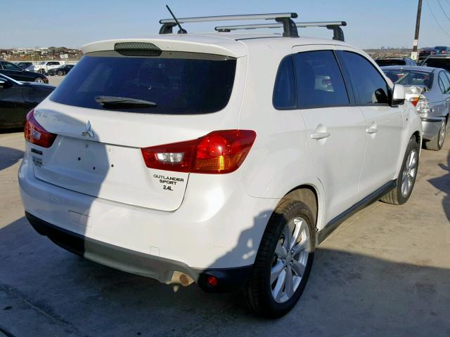 4A4AP3AW3FE056913 - 2015 MITSUBISHI OUTLANDER WHITE photo 4