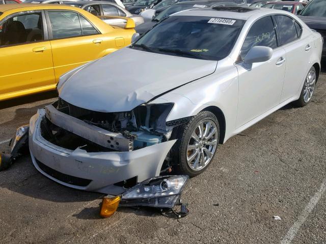 JTHBK262585079704 - 2008 LEXUS IS 250 WHITE photo 2