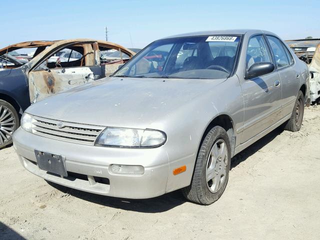 1N4BU31D8SC174423 - 1995 NISSAN ALTIMA XE TAN photo 2