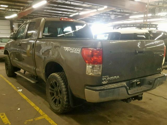 5TFUY5F16BX197788 - 2011 TOYOTA TUNDRA DOU BROWN photo 3
