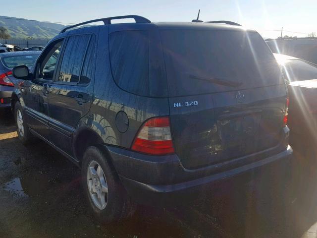 4JGAB54E61A259214 - 2001 MERCEDES-BENZ ML 320 BLACK photo 3