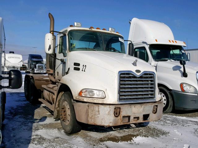 1M1AK06YX6N009540 - 2006 MACK 600 CXN600 WHITE photo 1