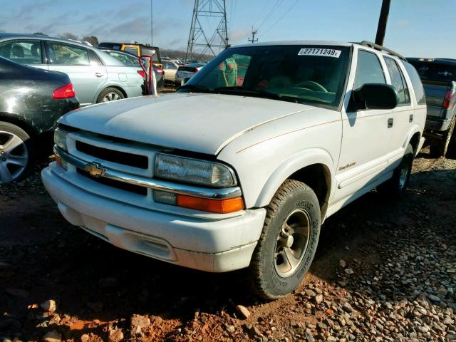 1GNCS13W4Y2190194 - 2000 CHEVROLET BLAZER WHITE photo 2