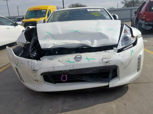 JN1AZ4EH7HM954056 - 2017 NISSAN 370Z BASE WHITE photo 9