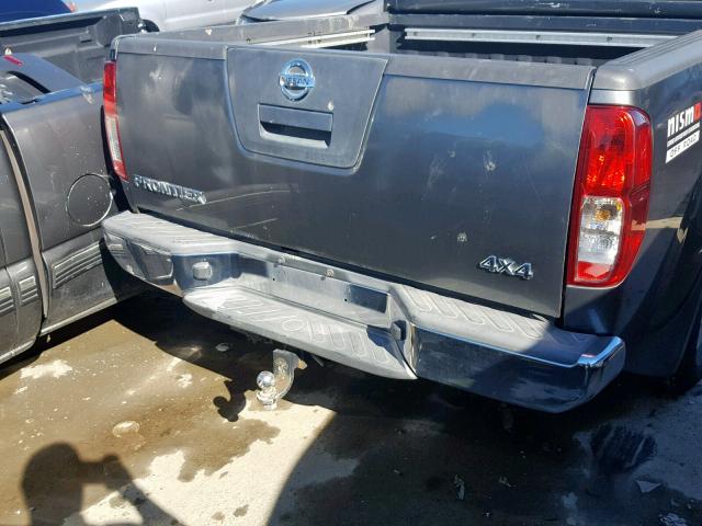 1N6AD07W85C447973 - 2005 NISSAN FRONTIER C GRAY photo 9