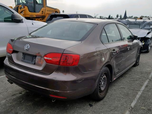 3VW2K7AJ1DM402239 - 2013 VOLKSWAGEN JETTA BASE BROWN photo 4