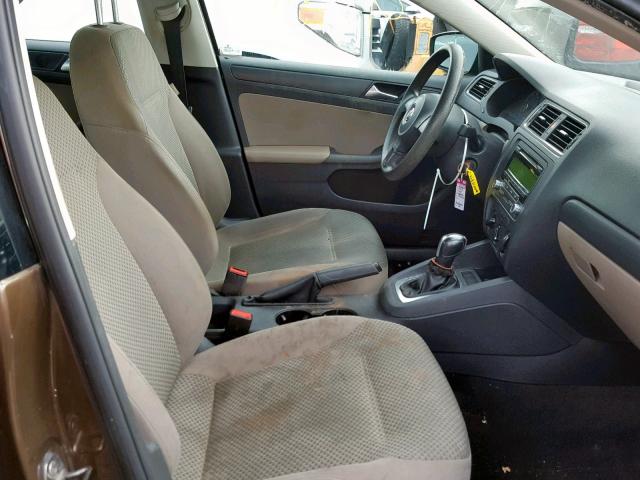 3VW2K7AJ1DM402239 - 2013 VOLKSWAGEN JETTA BASE BROWN photo 5