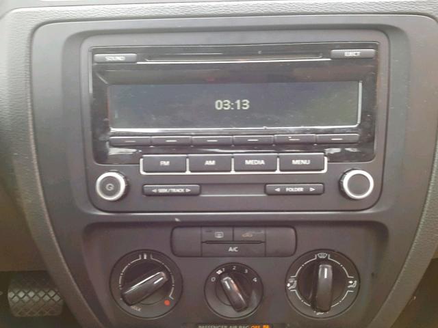 3VW2K7AJ1DM402239 - 2013 VOLKSWAGEN JETTA BASE BROWN photo 9